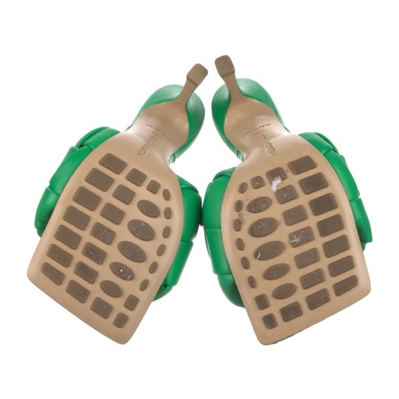 Bottega Veneta
Leather Slides
Women's Size: 5 | IT 35 - Picture 5 of 5